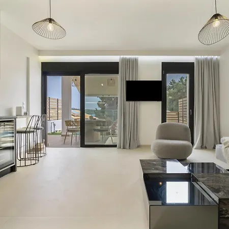 Mella Roa - Ivory * Nydri (Lefkada)