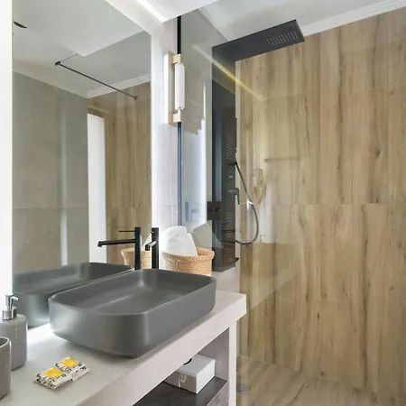 Mella Roa - Ivory Daire