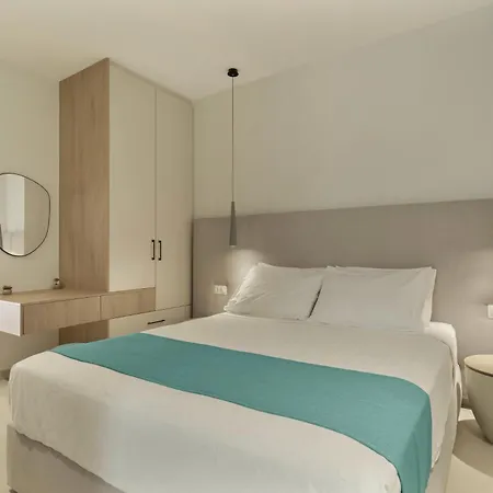 Mella Roa - Ivory * Nydri (Lefkada)